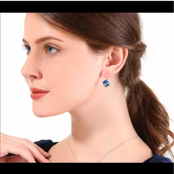New Platinum Plated S925 Swarovski Crystal 
Aurora Borealis Cube Dangle Earrings - Picture 10 of 16